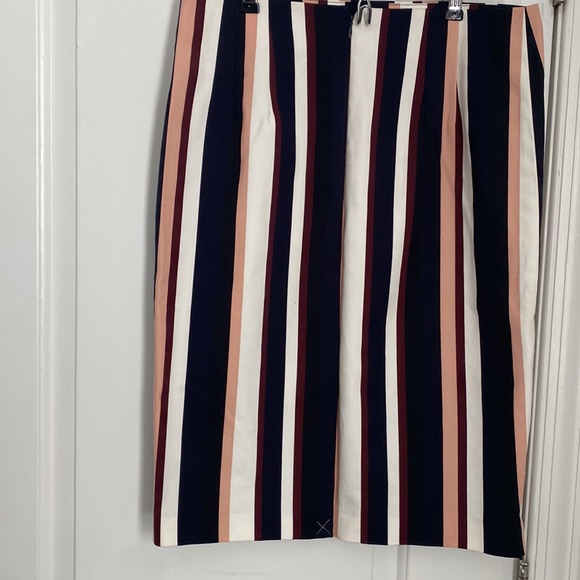 Ann Taylor Pencil Stripes Pattern Skirt - Picture 2 of 3